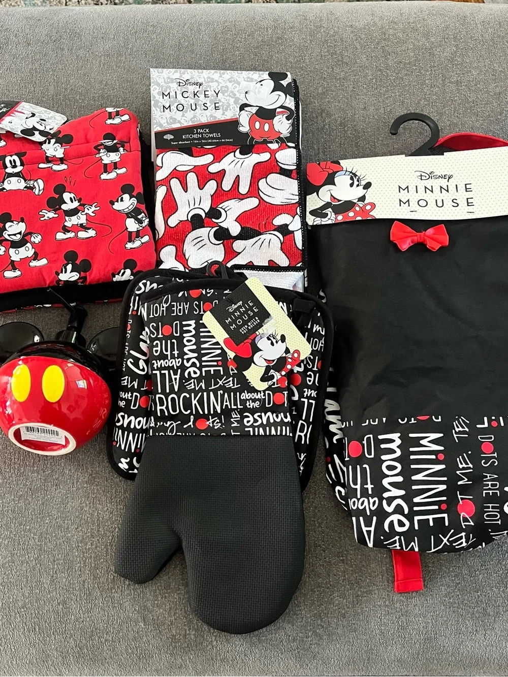 Disney Minnie & Mickey Kitchen Set - Black, Red, White